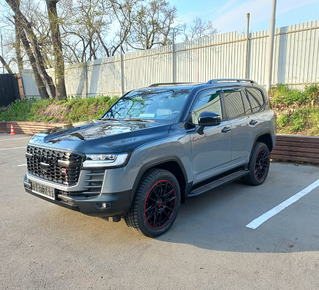Toyota Land Cruiser 300