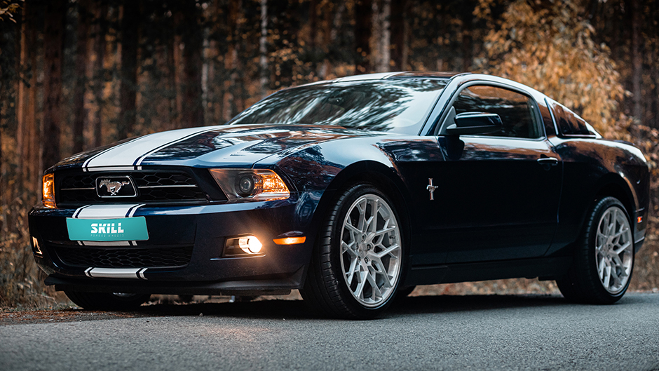 Ford Mustang 2011 на кованых дисках SKILL Wheels