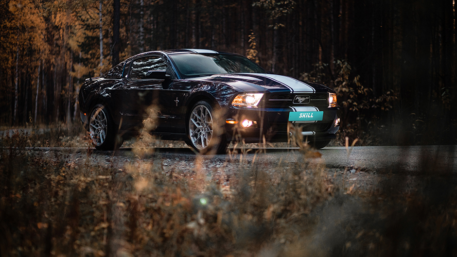 Ford Mustang 2011 на кованых дисках SKILL Wheels